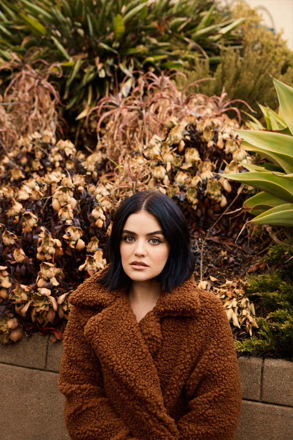 BLOGGINGTALES_Wintercover_2021 LucyHale_2